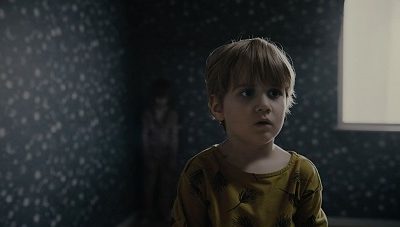 The Other Side : spectre à la maison