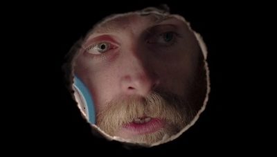 Caveat : un huis-clos étrange et énigmatique