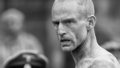 Ben Foster boxe pour survivre dans le trailer de The Survivor