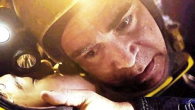 Viggo Mortensen et Colin Farrell en apnée dans le trailer de 13 vies