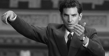 Bradley Cooper rejoue la vie de Leonard Bernstein dans Maestro