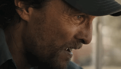 Matthew McConaughey affronte un brasier infernal dans The Lost Bus