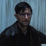 Adam Scott visite un hôtel très flippant dans le trailer de Hokum