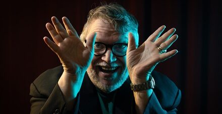 Le prochain film de Guillermo del Toro sera Le Géant Enfoui