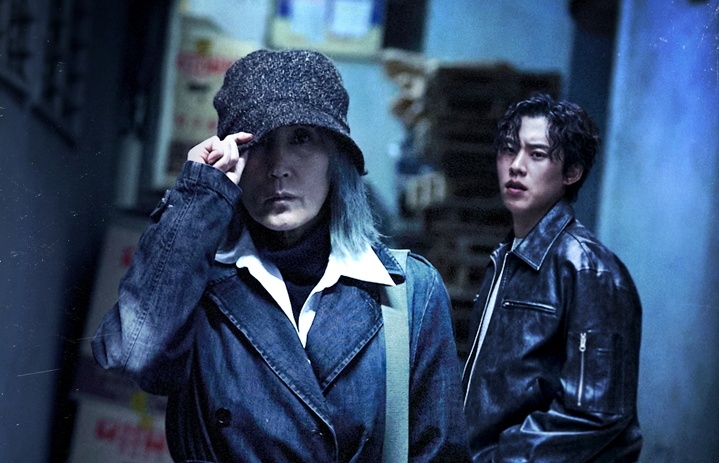 The Old Woman with the Knife : arrête ou mamie va trancher