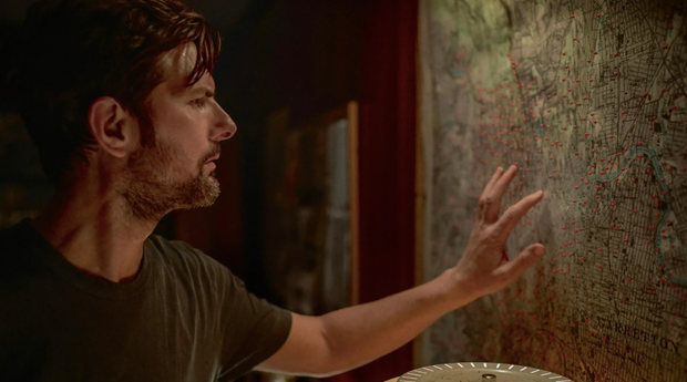 De Niro traque un tueur d’enfants dans le trailer de The Whisper Man