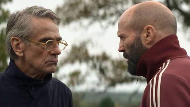Jason Statham pique toujours fort dans le teaser de The Beekeeper 2